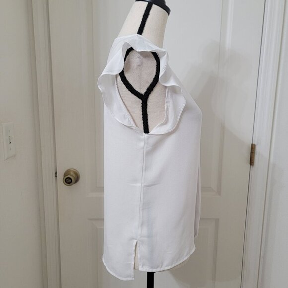 Forever 21 Size XS White Flutter Sleeve Blouse, Excellent Used Condition - Picture 5 of 11